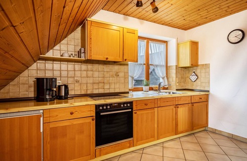 Kressbronn Apartment | Apartment 'Ferienwohnung 4, 99qm' with Shared Garden, Balcony and Wi-Fi