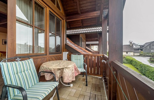 Kressbronn Apartment | Apartment 'Ferienwohnung 4, 99qm' with Shared Garden, Balcony and Wi-Fi