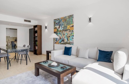 Puerto Banus Apartment | Apartment in Playas del Duque for 4 people | Casa Cádiz 304B