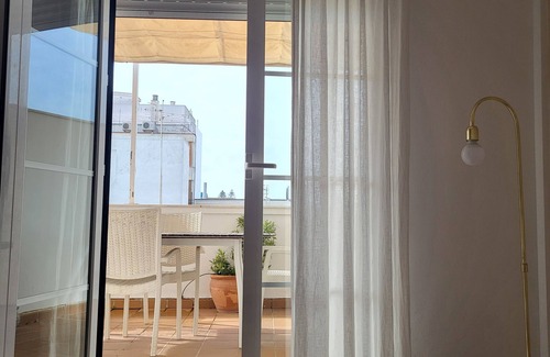 Sanlucar de Barrameda Apartment | APARTMENT WITH A/C IN THE CENTER OF SANLUCAR DE BARRAMEDA. SILENT STREET.