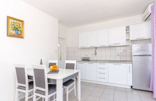 Stomorska Apartment | Apartments Drazen (59221-A4) - Stomorska - island Solta