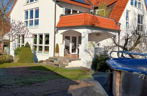 Sudstadt Apartment | Apartment 139b, 66sqm, top for travelers, trade fairs and sightseeing, with "summer pool"