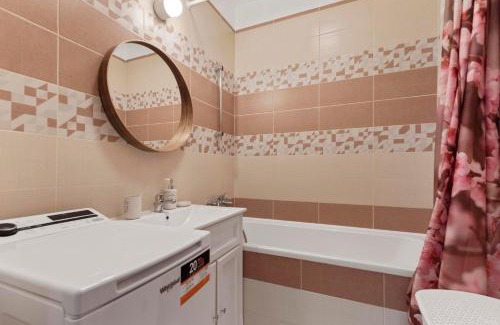 Ruzinov Apartment | Apartment 20 minutes from city center w Netflix, Coffee or Tea & Parking