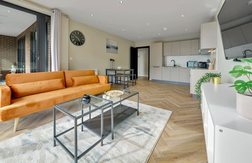 Elthorne Apartment | Apartment 5, 2 Bedroom, 2 Bathroom