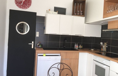 Couronne Urbaine Apartment | Apartment 5 mins from the historic center with parking