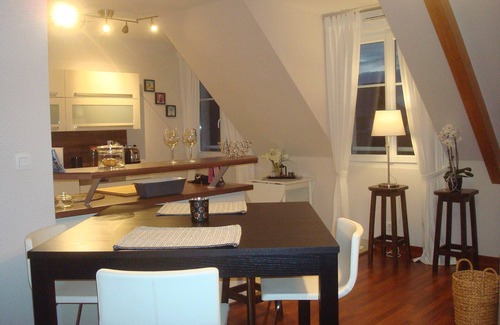 Plouguerneau Apartment | Apartment 60 m2, 3rd floor with elevator, sea view and town center.