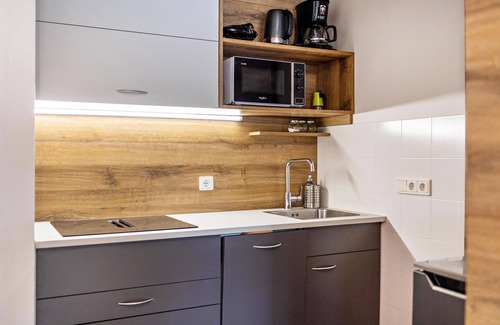 Issengo Apartment | Apartment '7' with Mountain View, Shared Pool and Wi-Fi