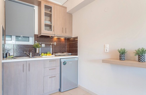 Kalligoni Apartment | Apartment 'Alexandros Amea' with Mountain View, Wi-Fi and Air Conditioning