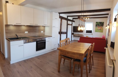 Lenne Apartment | Apartment 'Alpaka' with Mountain View, Shared Terrace and Wi-Fi