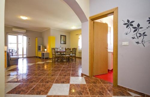 Rovinjsko Selo House | Apartment and Room Marlen