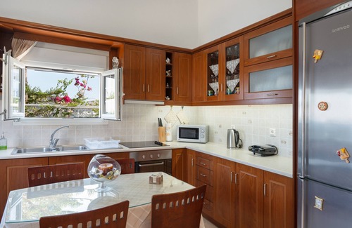 Leros Apartment | Apartment "Anna House" with Sea View, Garden & Wi-Fi