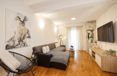 Rovanjska Apartment | Apartment Ante with Jacuzzi & Seaview