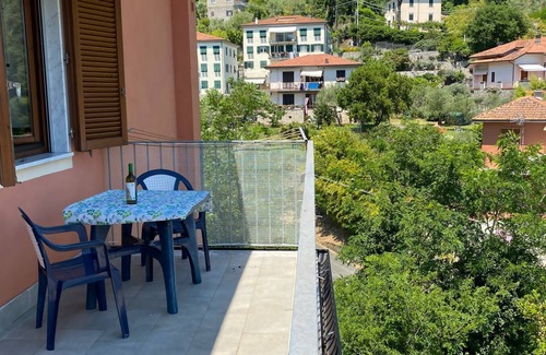 La Foce Apartment | Apartment 'Appartamento La Valle Degli Ulivi' with Sea View, Private Terrace and Wi-Fi