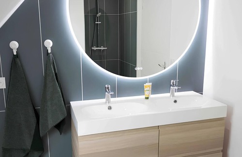 La Gacilly Apartment | Apartment 'Appartement Centre - La Gacilly' with Wi-Fi