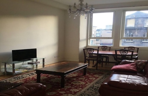 Tollcross Apartment | Apartment at Menzies Apartment