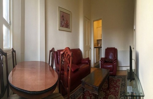 Tollcross Apartment | Apartment at Menzies Apartment