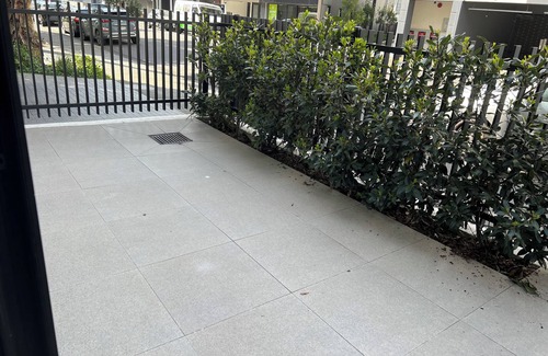 Mount Eden Apartment | Apartment at Mount Eden with a Car Park