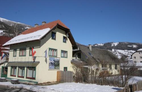 Sankt Michael im Lungau Apartment | Apartment in St Michael near Ski Slopes