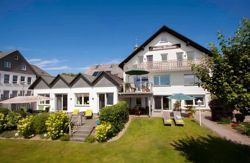 Holthausen Apartment | Apartment 'Auszeit' with Private Terrace, Shared Garden and Wi-Fi