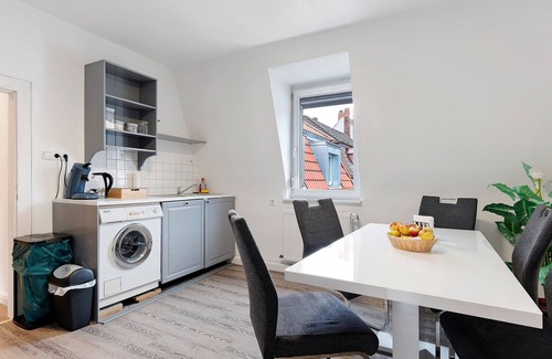 Feudenheim Apartment | Apartment 'Az-Living Feudenheim Mediterran' with Shared Garden and Wi-Fi