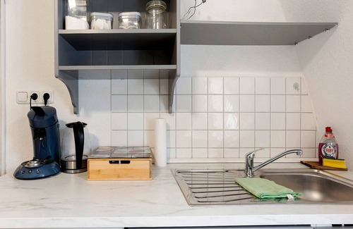 Feudenheim Apartment | Apartment 'Az-Living Feudenheim Mediterran' with Shared Garden and Wi-Fi