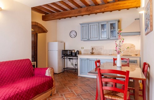 Campiglia Marittima Apartment | Apartment 'Borgo La Contessa - Leopoldo' with Shared Pool, Wi-Fi and Air Conditioning