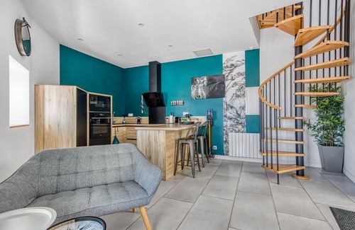 Bourg-sur-Gironde Apartment | Apartment 'Bellevue' with Wi-Fi and Air Conditioning
