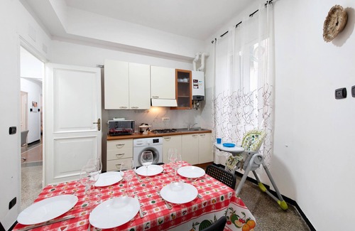 Sestri Ponente Apartment | Apartment 'Benny Genova Aeroporto' with Wi-Fi