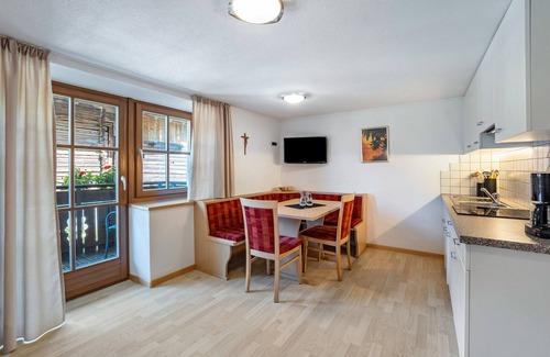 San Giacomo Apartment | Apartment 'Bergkristall 2' with Mountain View, Shared Garden and Wi-Fi