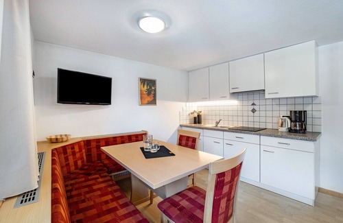 San Giacomo Apartment | Apartment 'Bergkristall 2' with Mountain View, Shared Garden and Wi-Fi