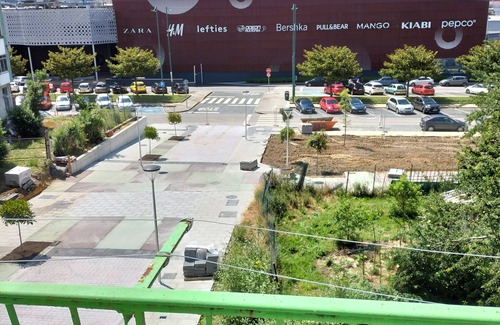 Naron Apartment | APARTMENT BETWEEN ALCAMPO AND ODEON Capacity for six people in single beds