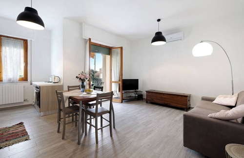 Finalborgo Apartment | Apartment Bilocale sul Borgo with Balconies & Wi-Fi