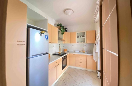 Grottammare Apartment | Apartment 'Bright 300 M From Sea' with Private Terrace