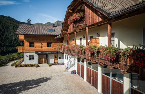 Valle Aurina Apartment | Apartment 'Bruneggerhof 2' with Mountain View, Private Garden and Wi-Fi