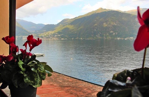 Lezzeno Apartment | Apartment by Lake Como with Stunning Views