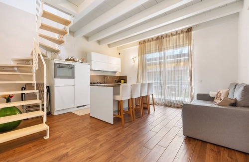 Raffa Apartment | Apartment 'Castello A Raffa' with Mountain View, Wi-Fi and Air Conditioning