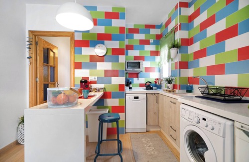 Chipiona Apartment | Apartment Caepionis close to the Beach with Shared Rooftop Terrace & Wi-Fi