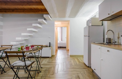 Albergheria Apartment | Apartment "Calypso Il Binario Apartment" with Private Balconies, Wi-Fi & A/C