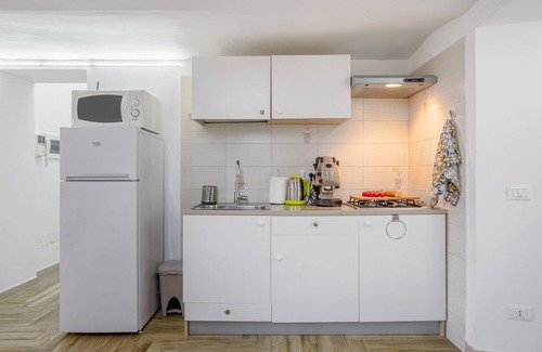 Albergheria Apartment | Apartment "Calypso Il Binario Apartment" with Private Balconies, Wi-Fi & A/C