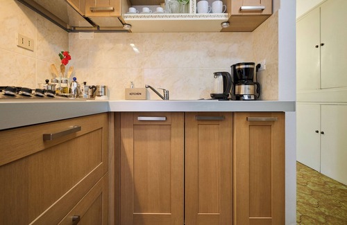 Massa Marittima Apartment | Apartment 'Carmelita' with Balcony and Wi-Fi