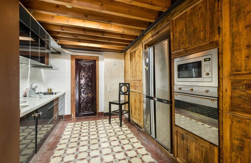 Murcia Apartment | Apartment 'Casa Catedral' with Balcony, Wi-Fi and Air Conditioning