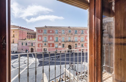 Murcia Apartment | Apartment 'Casa Catedral' with Balcony, Wi-Fi and Air Conditioning