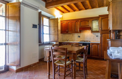 La Pesta Apartment | Apartment "Casa Vacanza Il Carpignone 4" with Lake View