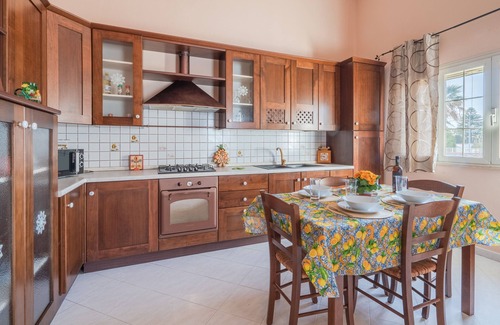 Punta Milocca Apartment | Apartment 'Casa Vivaldi Vista Mare' with Sea View, Wi-Fi and Air Conditioning