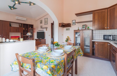 Punta Milocca Apartment | Apartment 'Casa Vivaldi Vista Mare' with Sea View, Wi-Fi and Air Conditioning