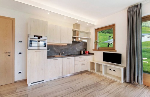 Livigno Apartment | Apartment 'Chalet Snowlake Lago' with Mountain View, Private Garden and Wi-Fi