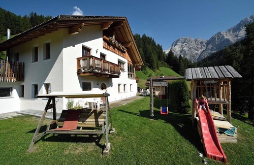 La Valle Apartment | Apartment "Ciasa Mirio Pars" with Mountain View, Wi-Fi & Balcony