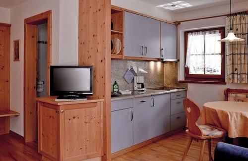 La Valle Apartment | Apartment "Ciasa Mirio Sass" with Mountain View, Wi-Fi & Garden