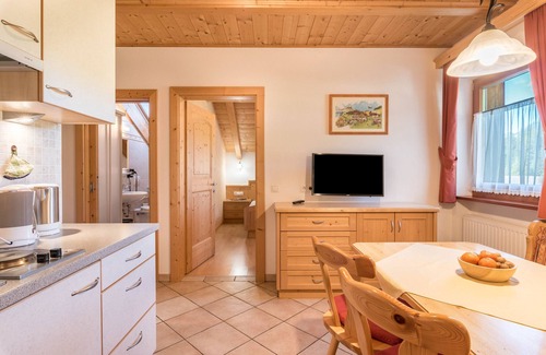 La Valle Apartment | Apartment Ciasa Raut App Valüz with Mountain View, Garden & Wi-Fi