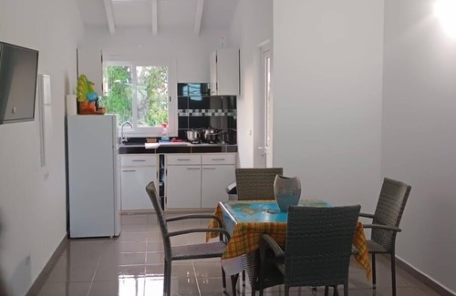 Grand-Bourg Apartment | Apartment close to shops and beach